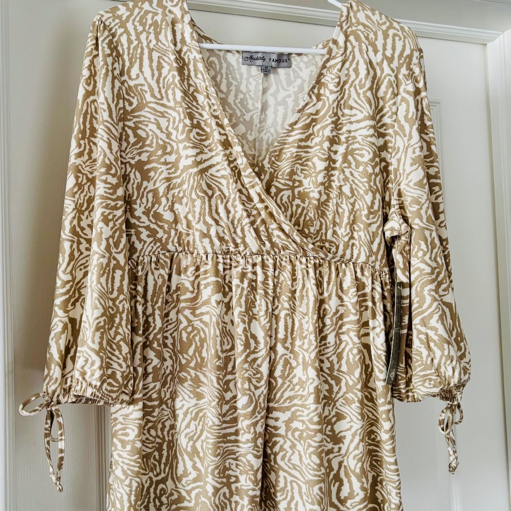 NEW Almost Famous Top 3/4 Sleeves Zebra Print V Neck Sz M